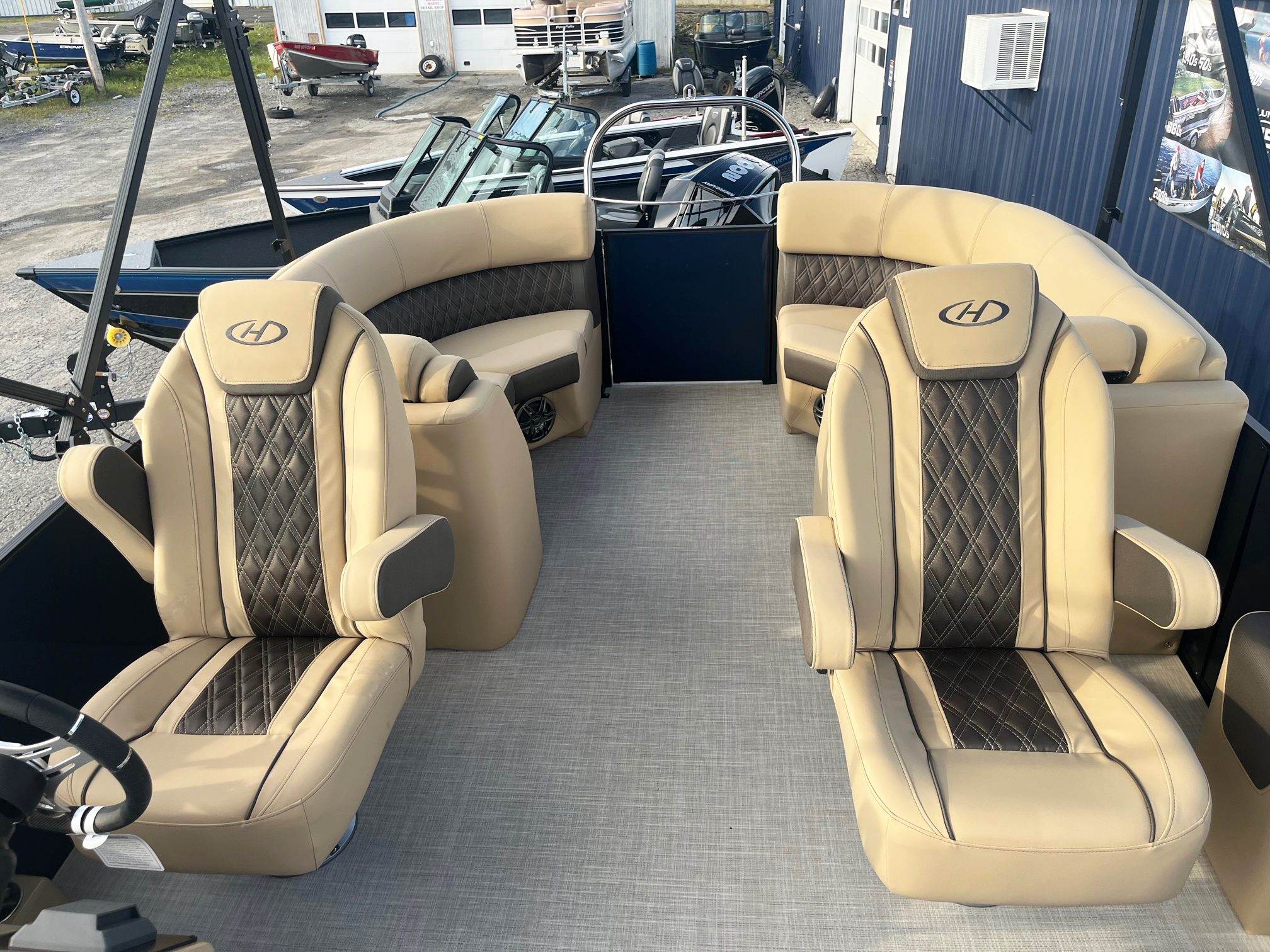 2023 Harris Sunliner 230 with 200HP Mercury - Photo 12